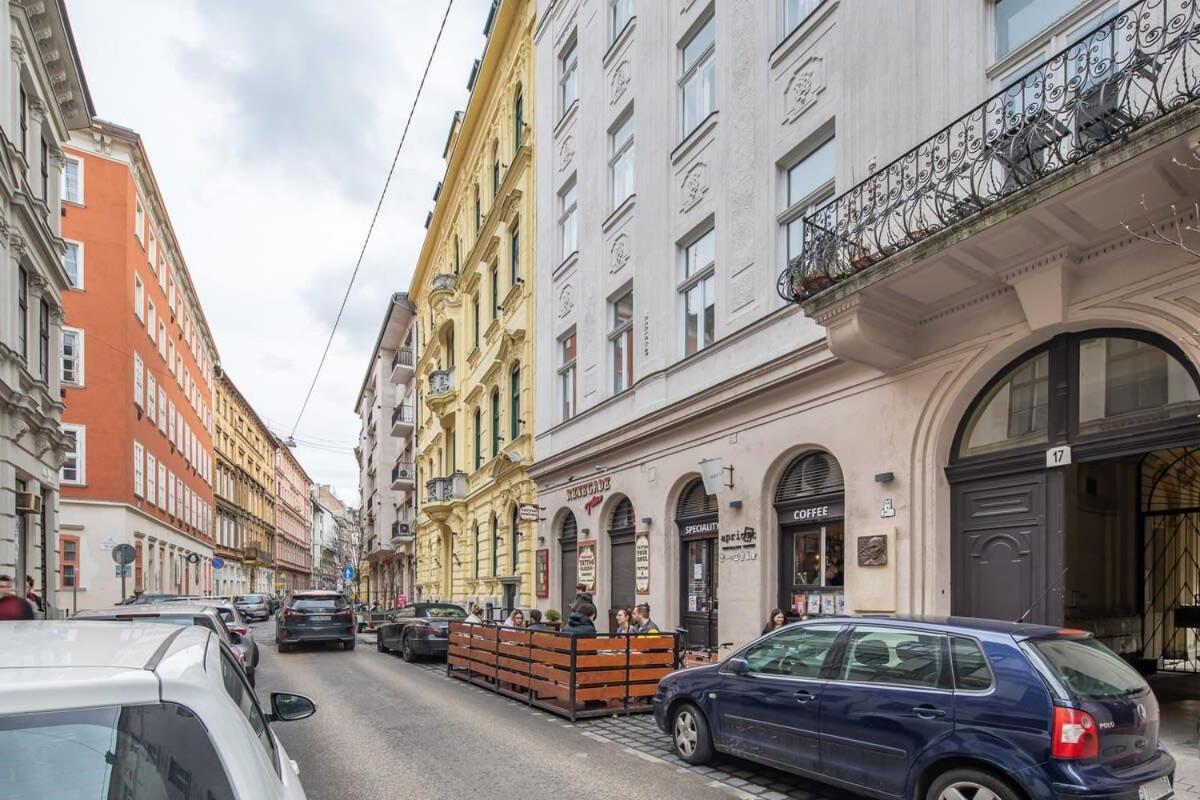 Very Central - Unique Design - New Studio Budapest Exterior photo
